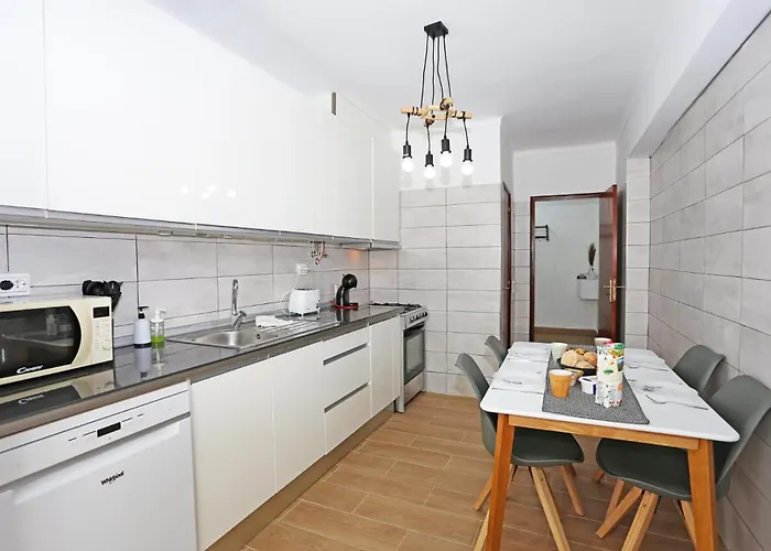 B66 - Quinta Amparo Apartment *